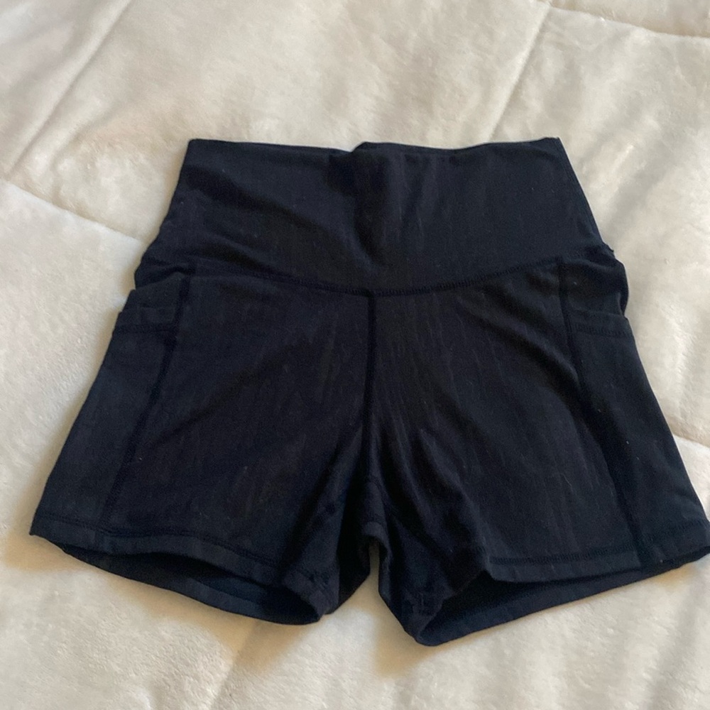 black patterned biker shorts